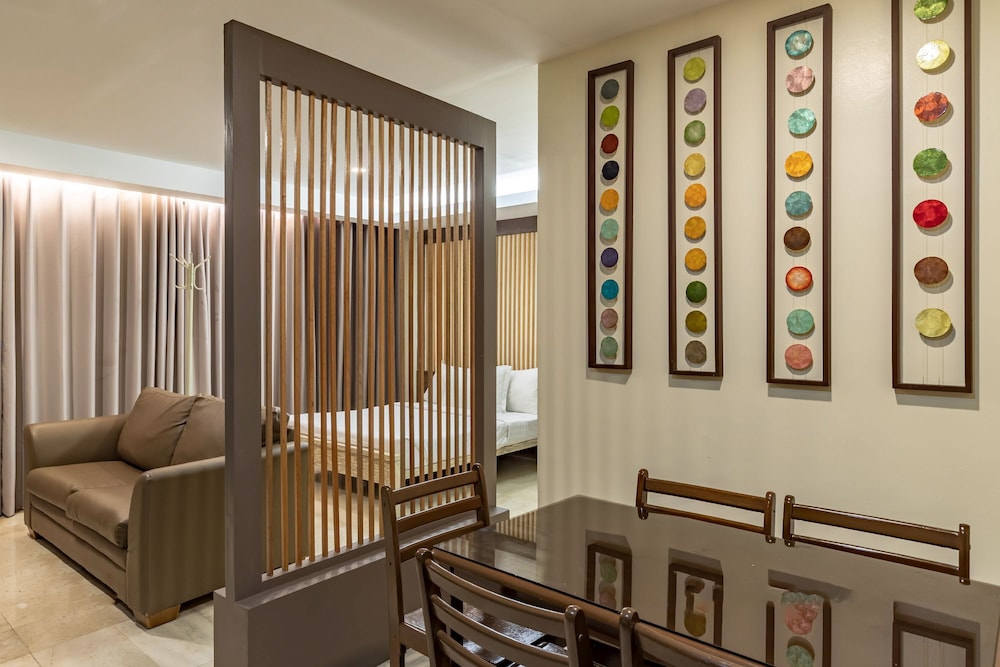 The Selah Garden Hotel 50/71