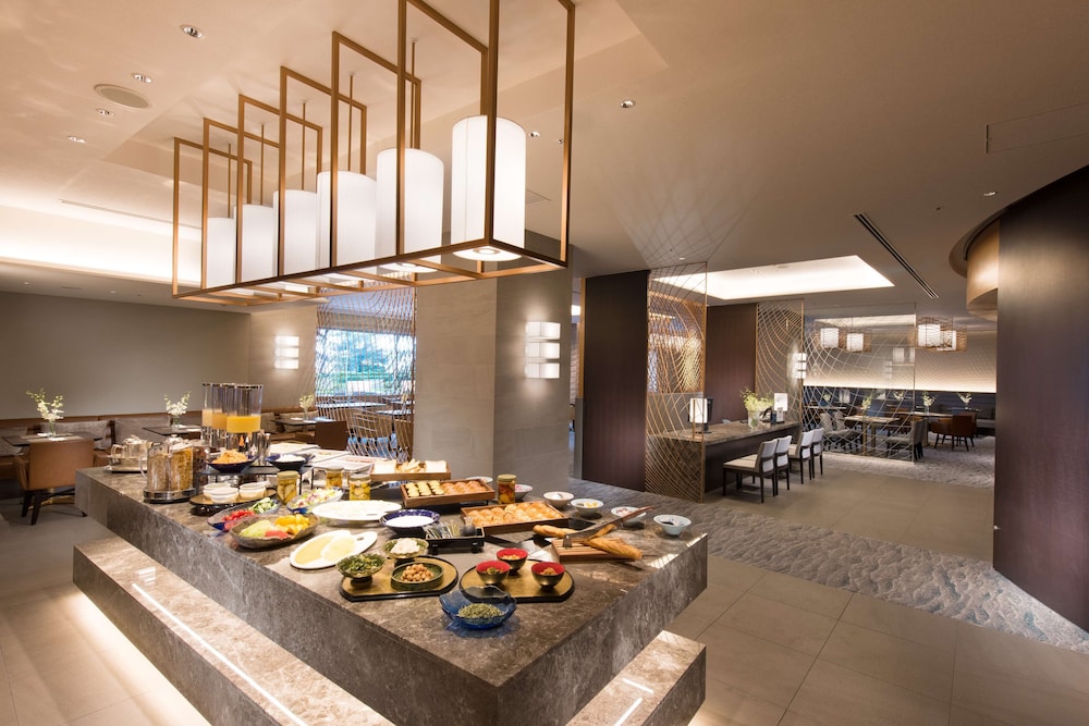 Hilton Tokyo Bay 60/76