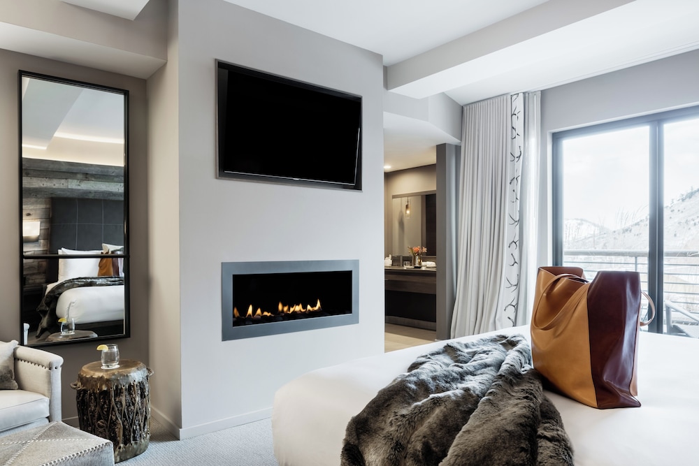 Bridge, Suite, King Bed