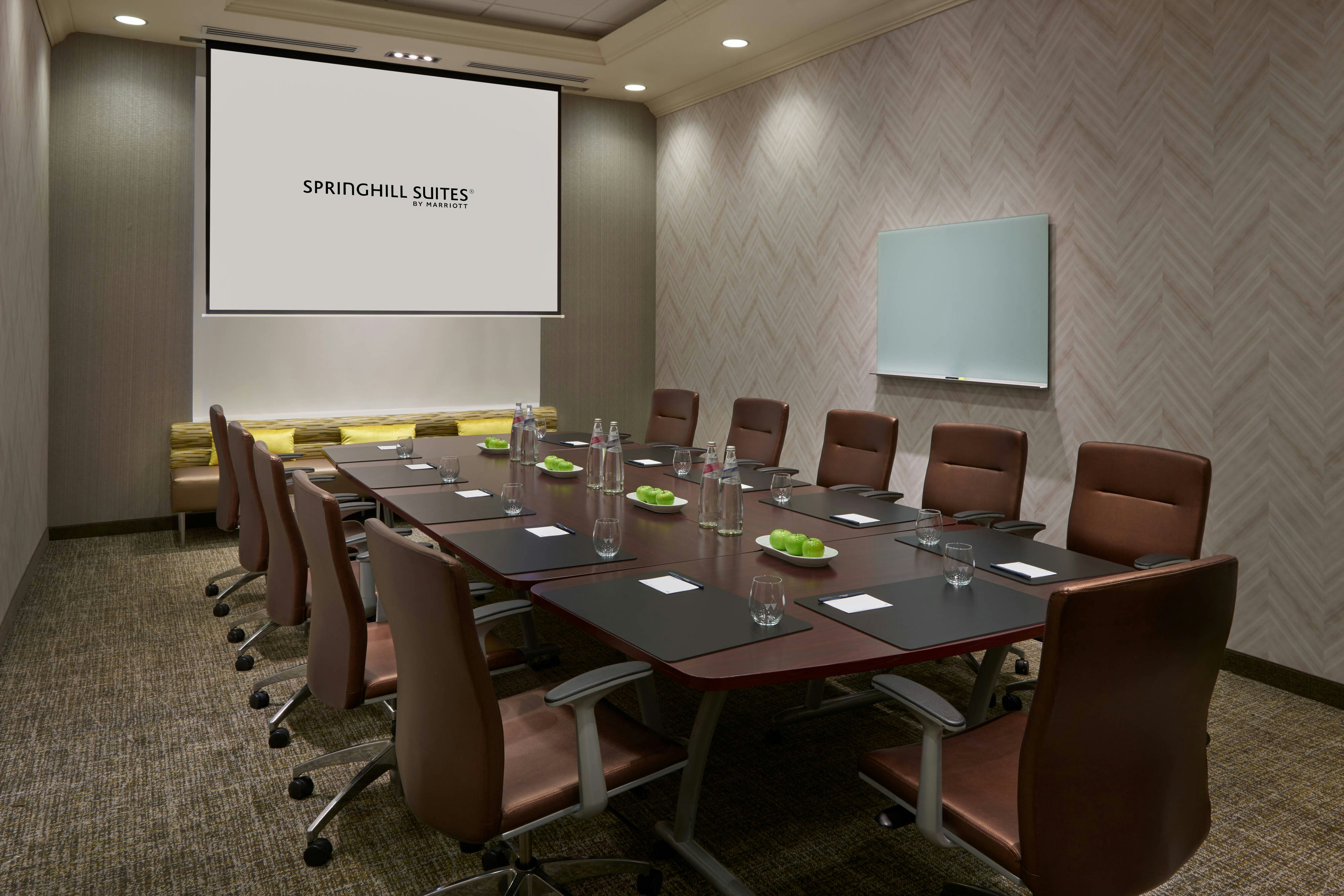 Springhill Suites By Marriott Toronto Vaughan 7/11