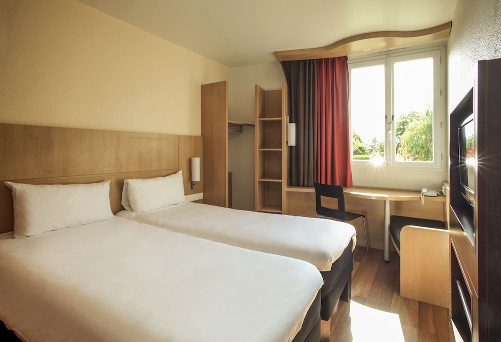 ROOM, TWIN BEDS