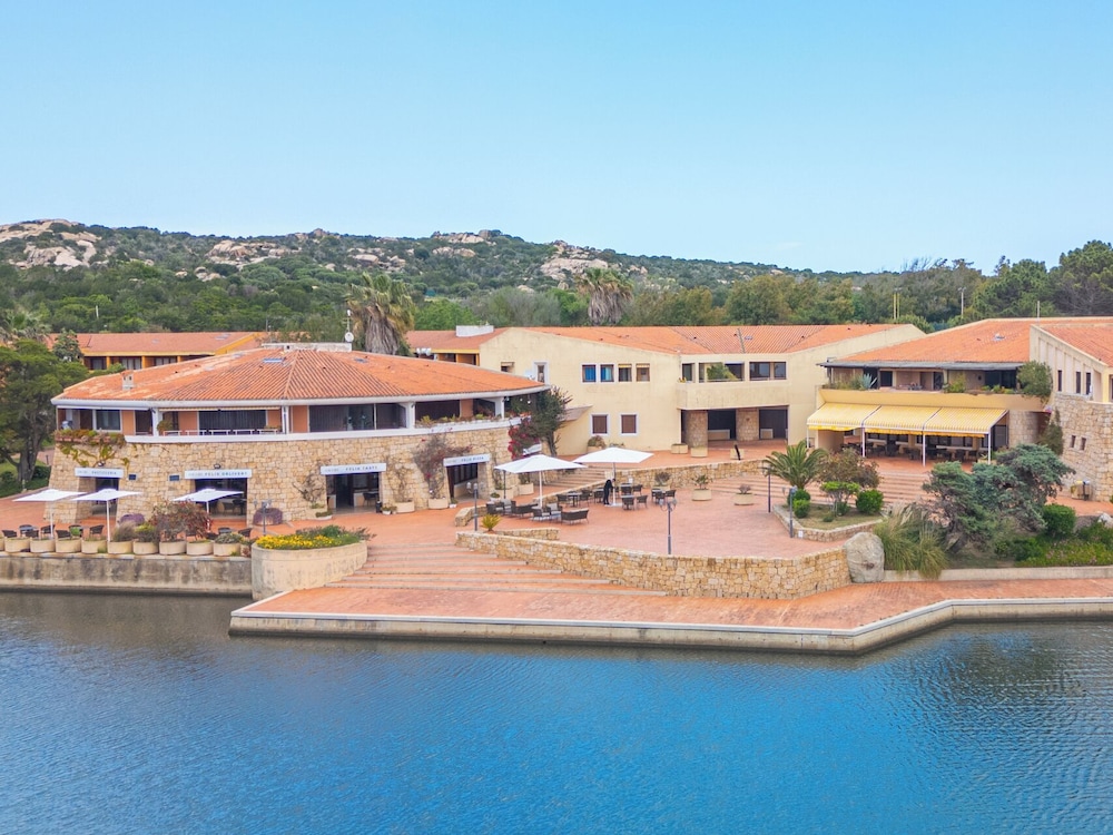 Residence Costa Serena 50/57