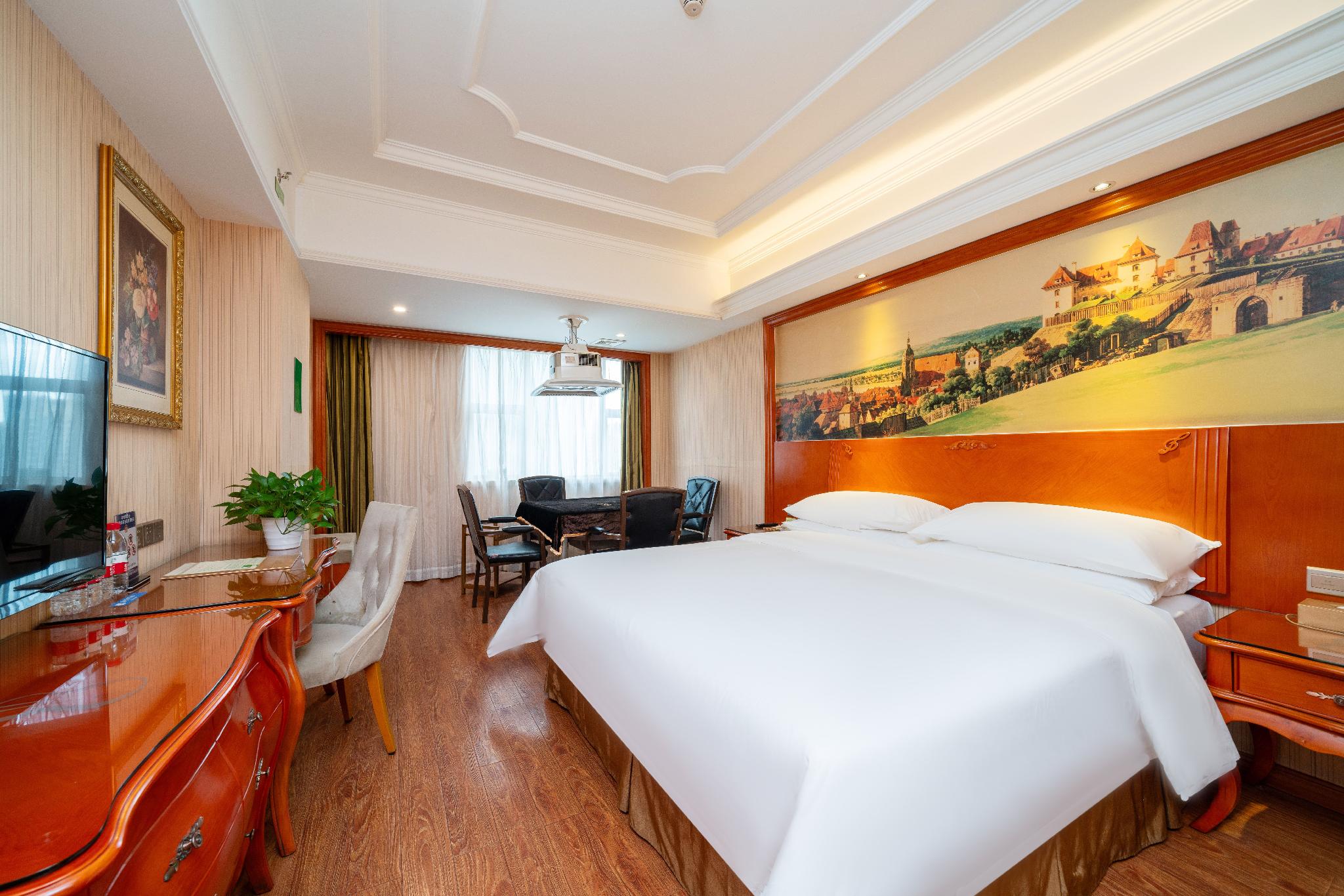 Vienna International Hotel (Shenzhen Bantian Huancheng South Road) 19/35