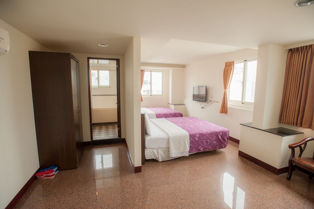 Chantai Hotel 6/44