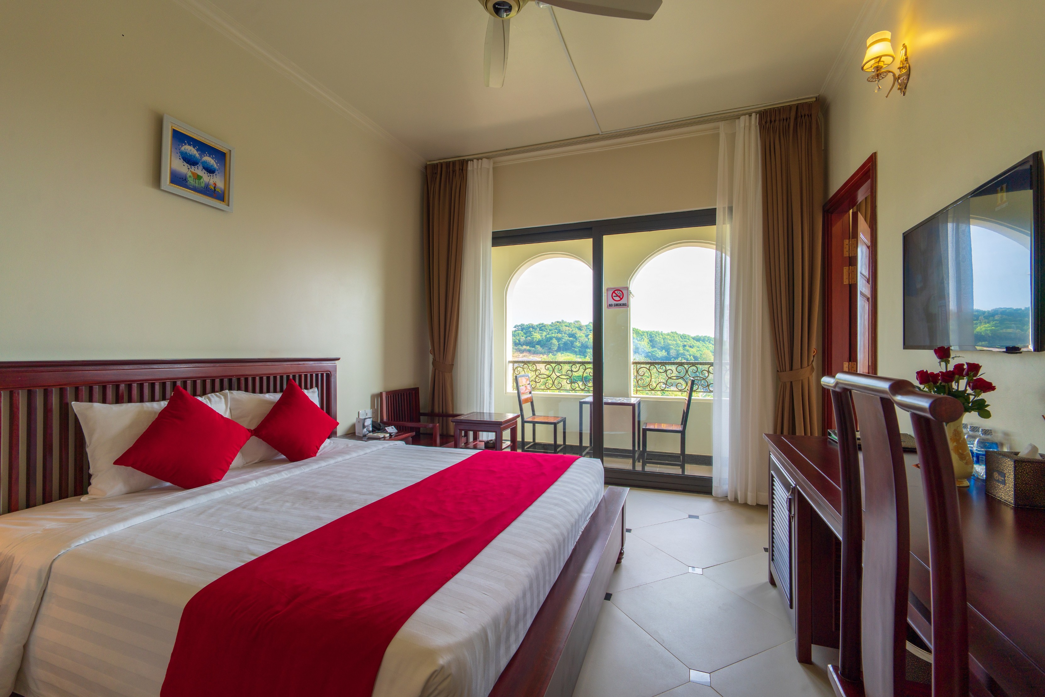 غرفة بريميوم بسرير مزدوج، Praha Hotel Phu Quoc 3/7