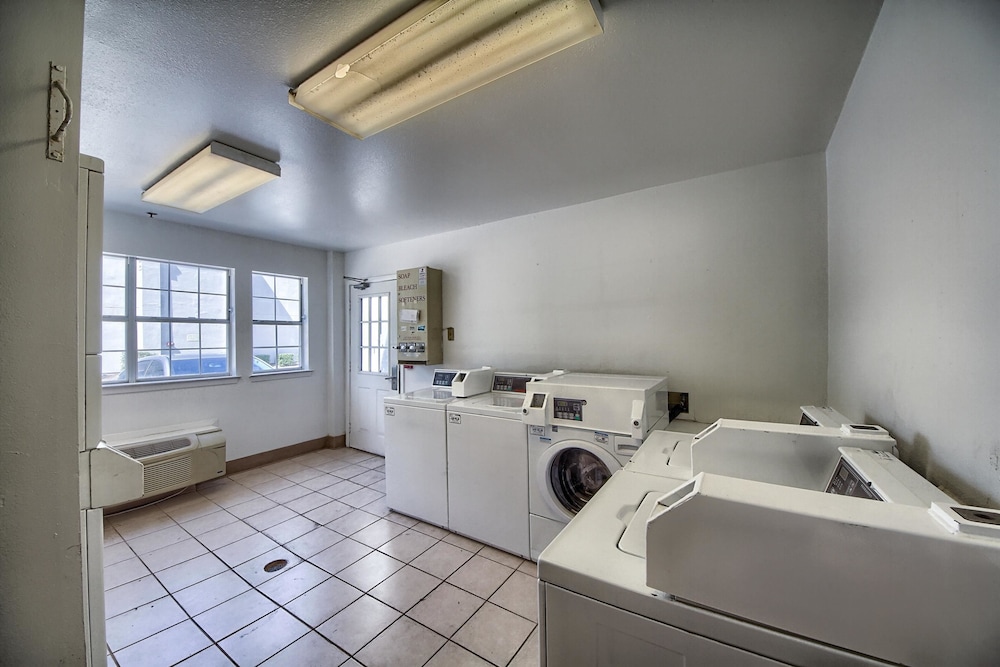 Studio 6 Extended Stay - San Antonio, TX - Medical Center 35/60