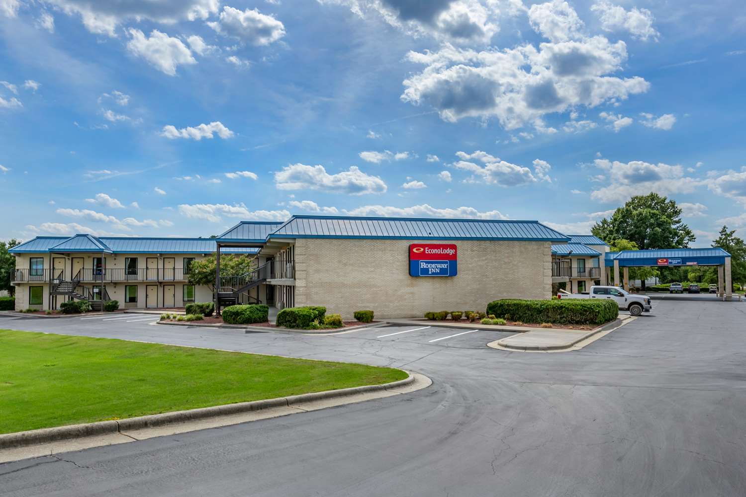 Econo Lodge Fayetteville, NC 30/31