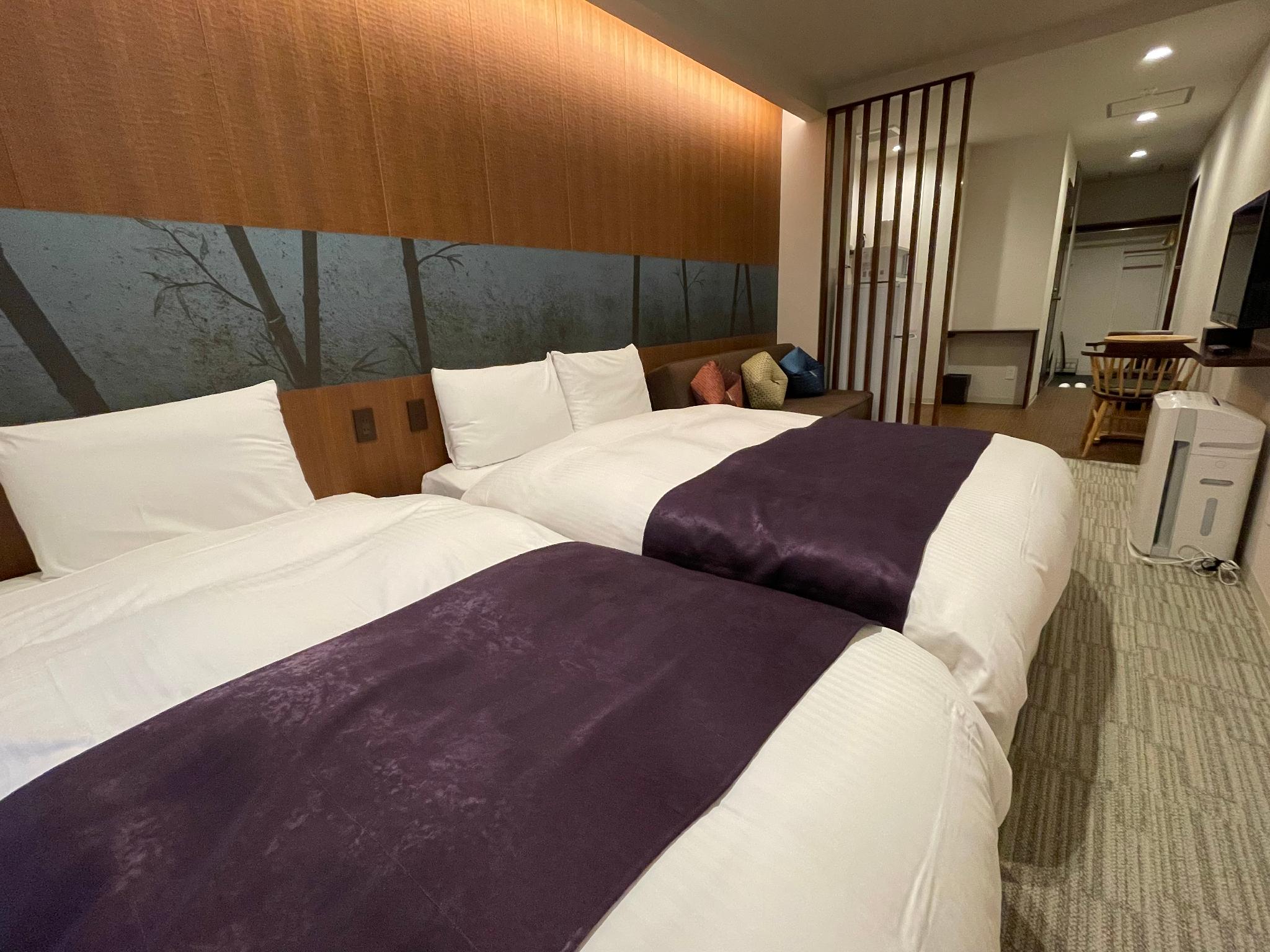 Superior, Twin Beds