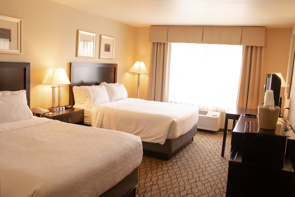 Holiday Inn Express Suites Columbus East Reynoldsburg 12/41