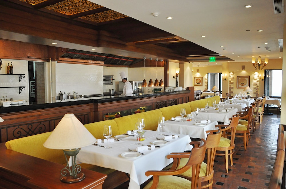 The Lalit New Delhi 48/63