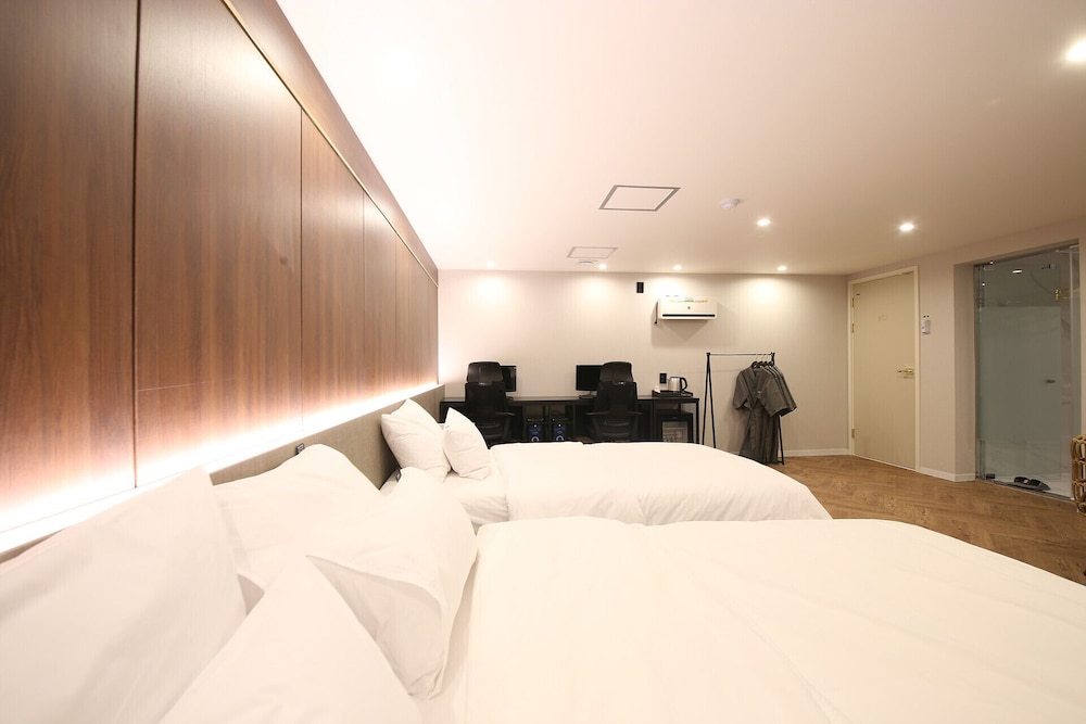Hotel Tomgi 18/99