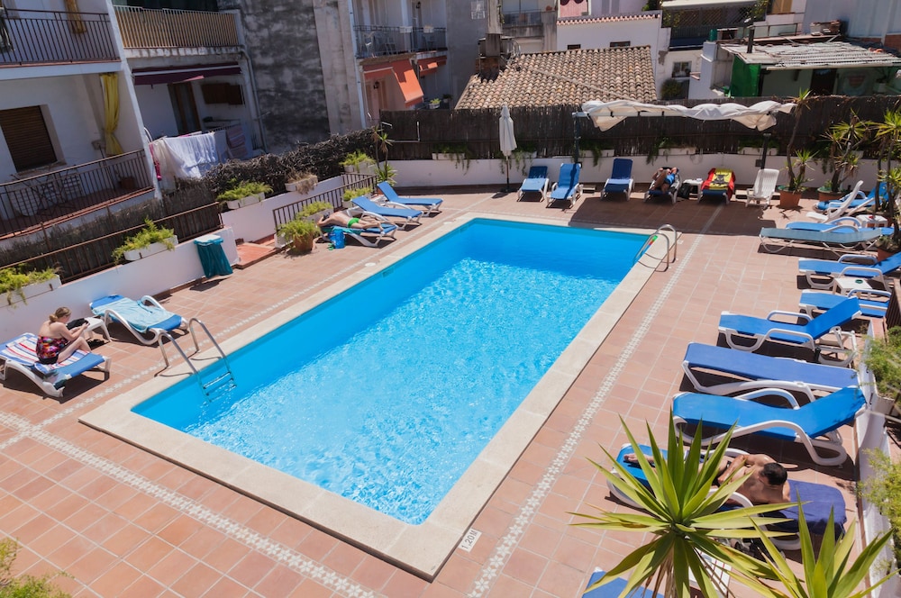 El Cid Hotel 63/72