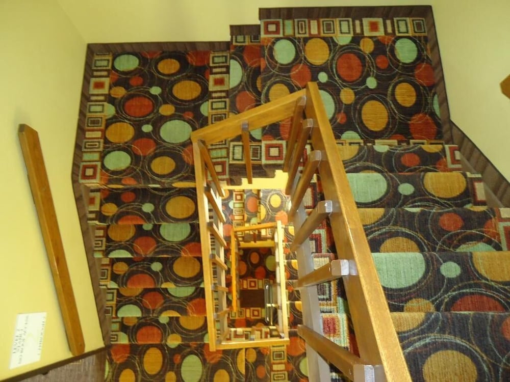 Town House Extended Stay Hotel Downtown 48/64