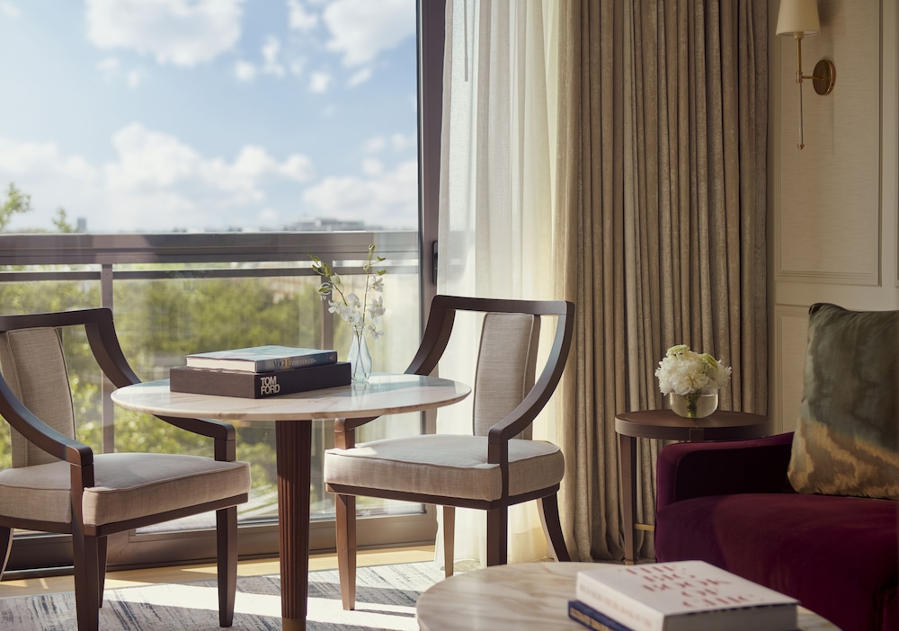 Jumeirah Carlton Tower London 39/46