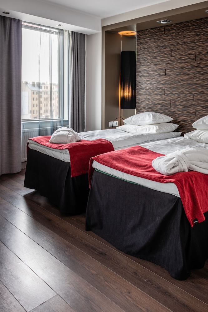 STANDARD, TWIN BEDS