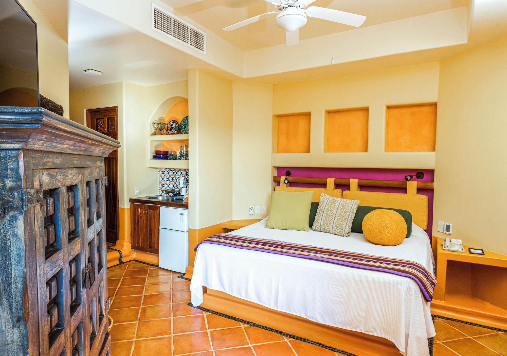 1 Bedroom, King Bed, Partial Ocean View, Plunge Pool
