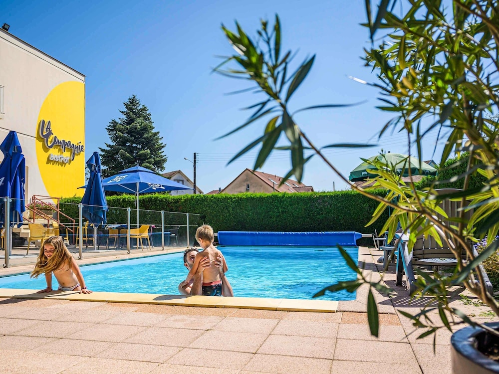 swimming pool spa