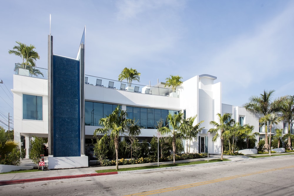 H2o Suites Hotel 9/58
