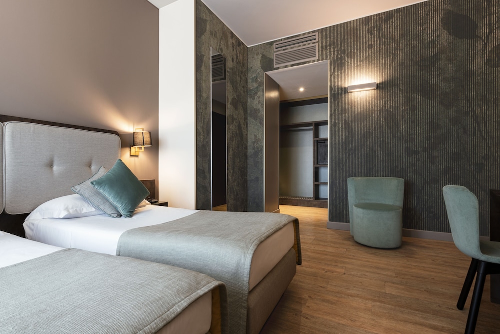 Mokinba Hotel King 36/69