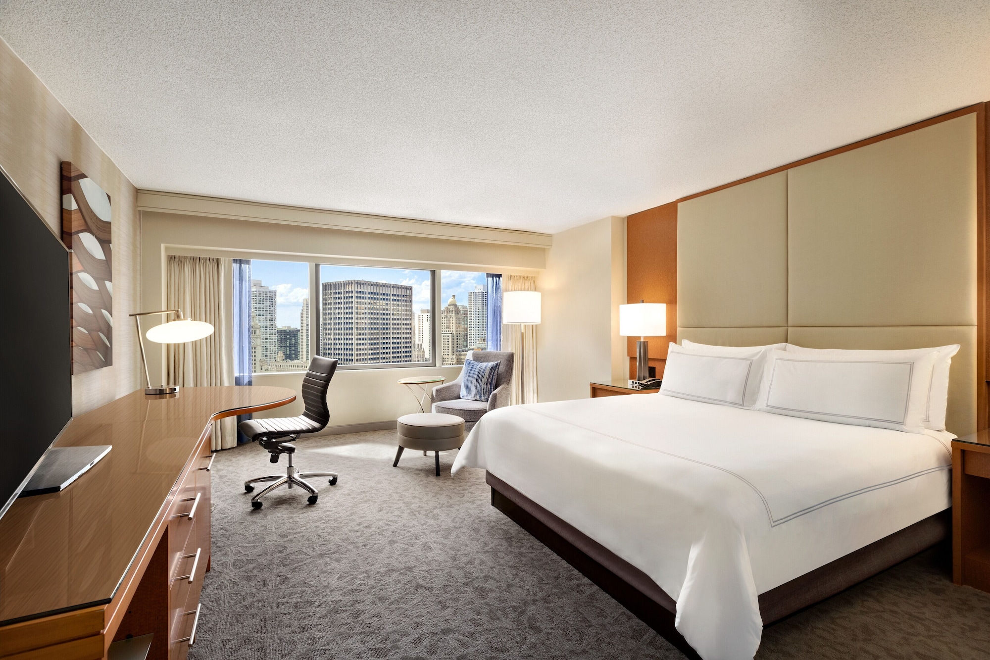CLASSIC, KING BED, RIVER VIEW