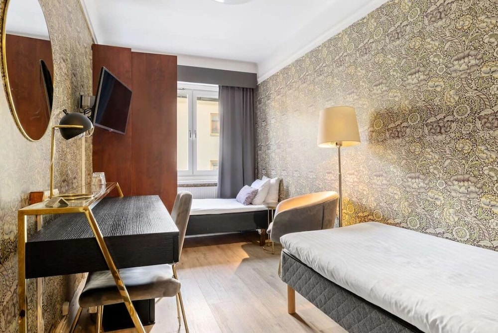 Centric Hotel 35/66