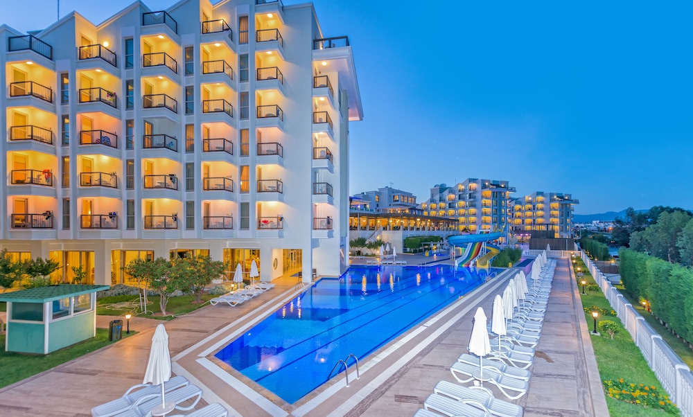 Royal Atlantis Resort Spa in GUNDOGDU