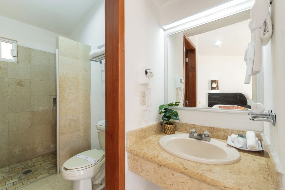 Costa De Oro Beach Hotel 46/50