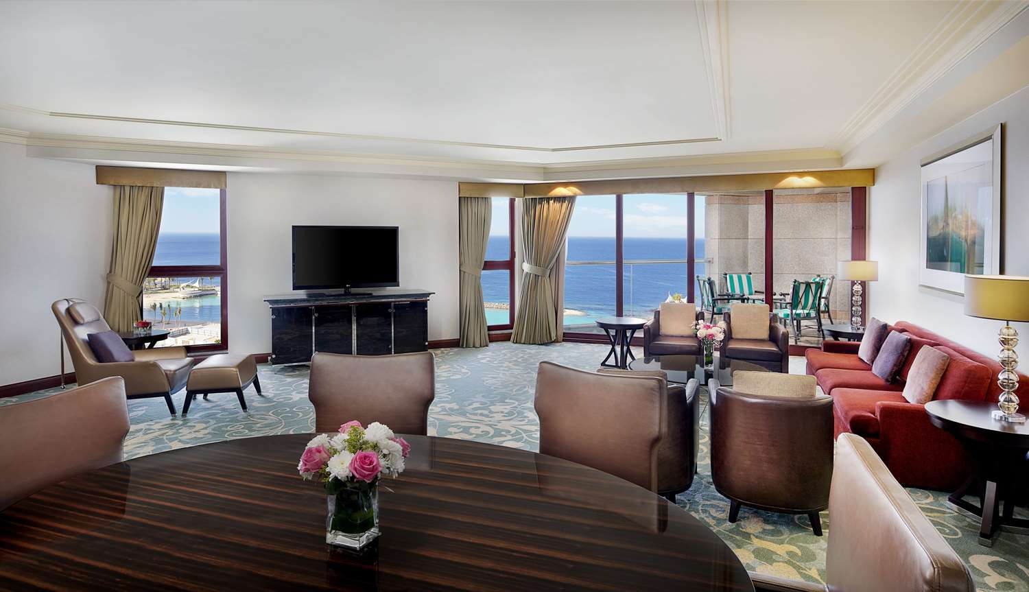 Al Amiri, Suite, Sea View