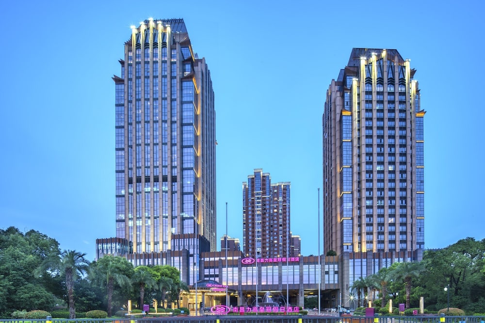 Crowne Plaza Nanchang Riverside 2/50