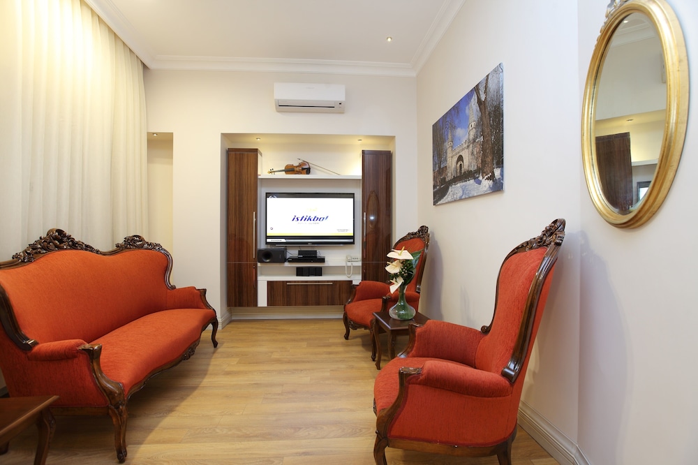 Lir Residence Suites 25/43