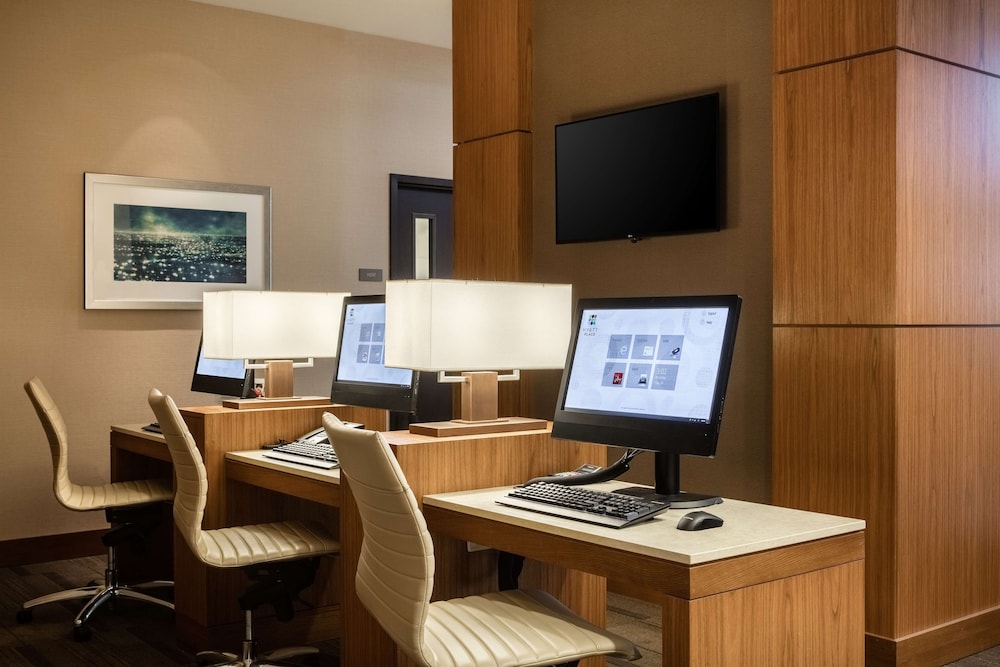 Hyatt Place Kansas City Lenexa City Center 51/56