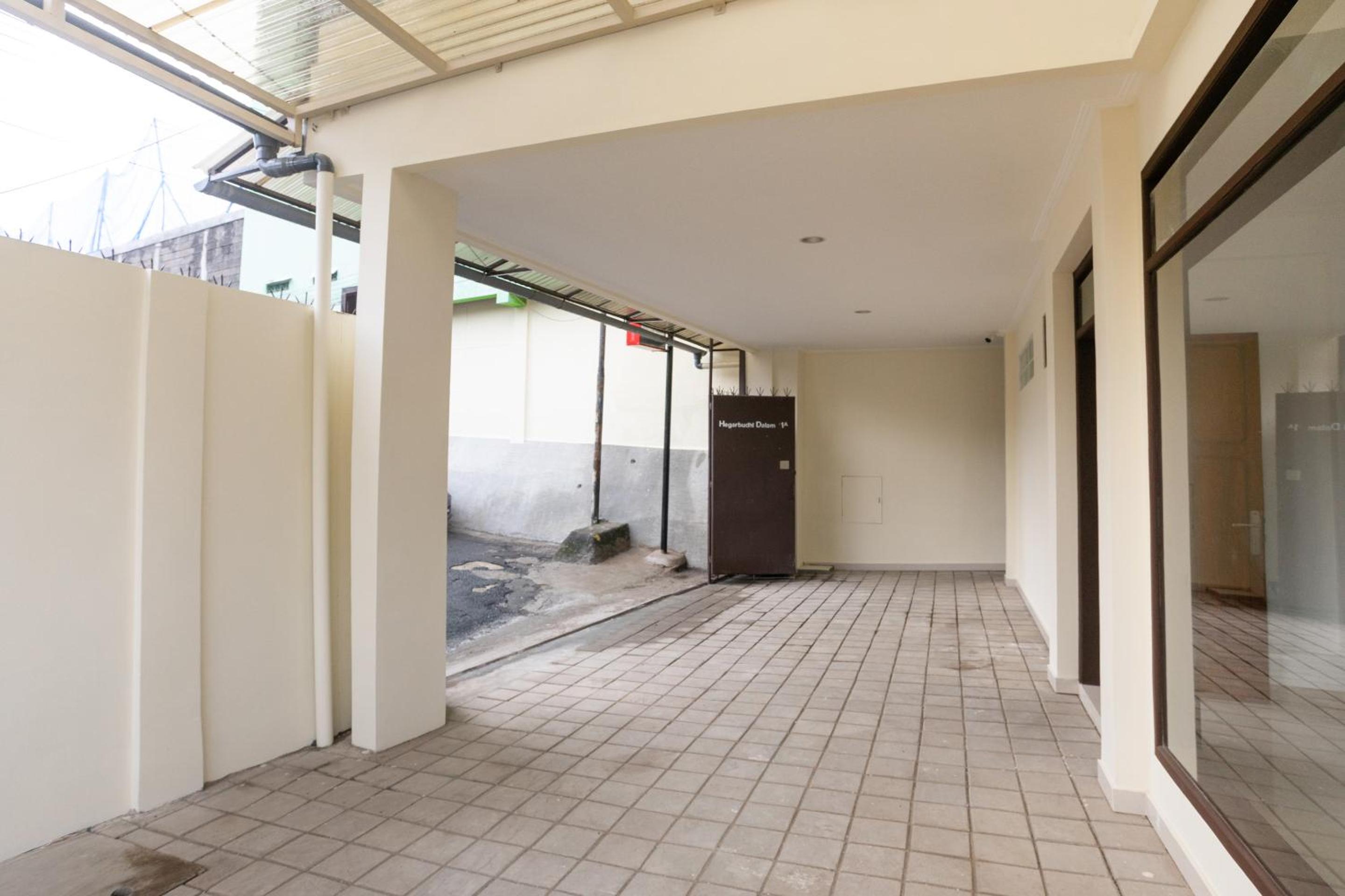 Hotel O Hegarbudhi Residence 41/49