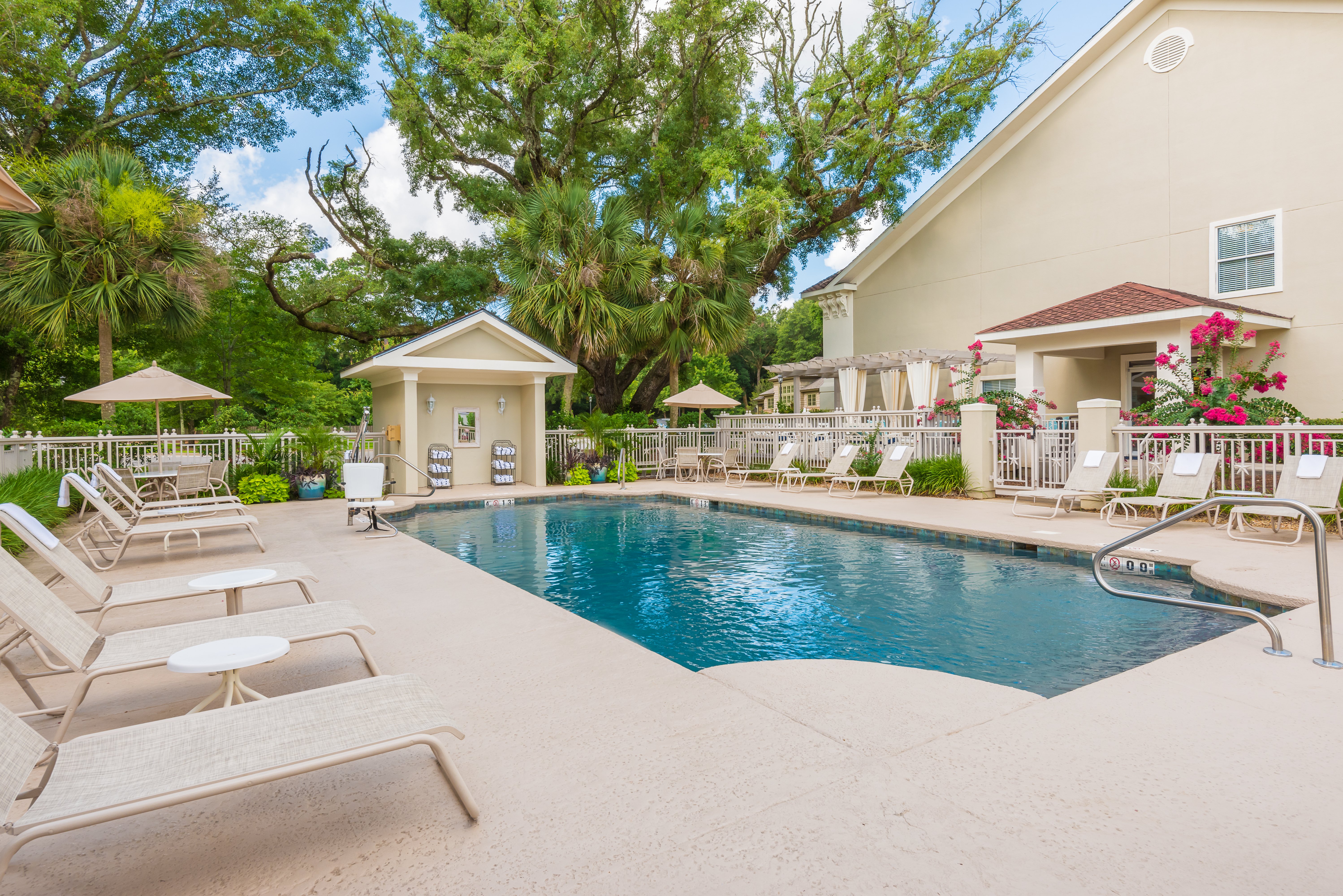 Holiday Inn Express Fairhope - Point Clear 64/72