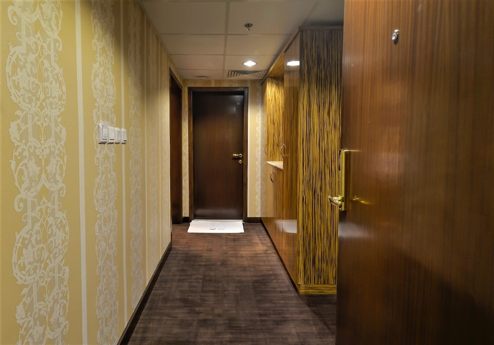 فندق كراون تاون(Crown Town Hotel) 22/46