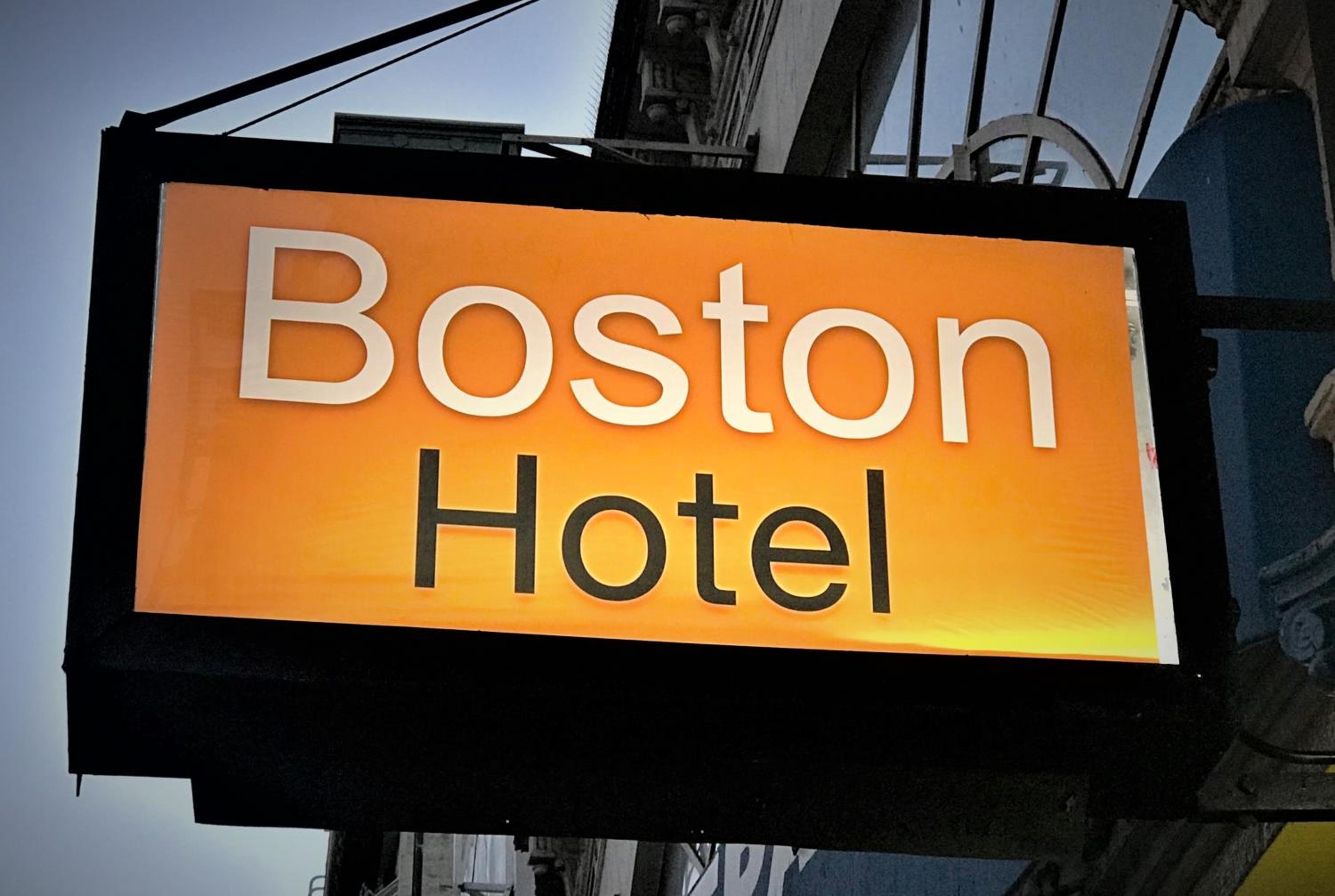 Boston Hotel 14/25
