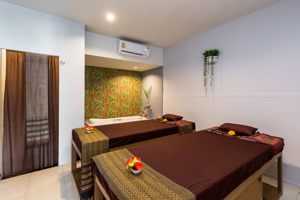The Lantern Hostel Phuket 25/50