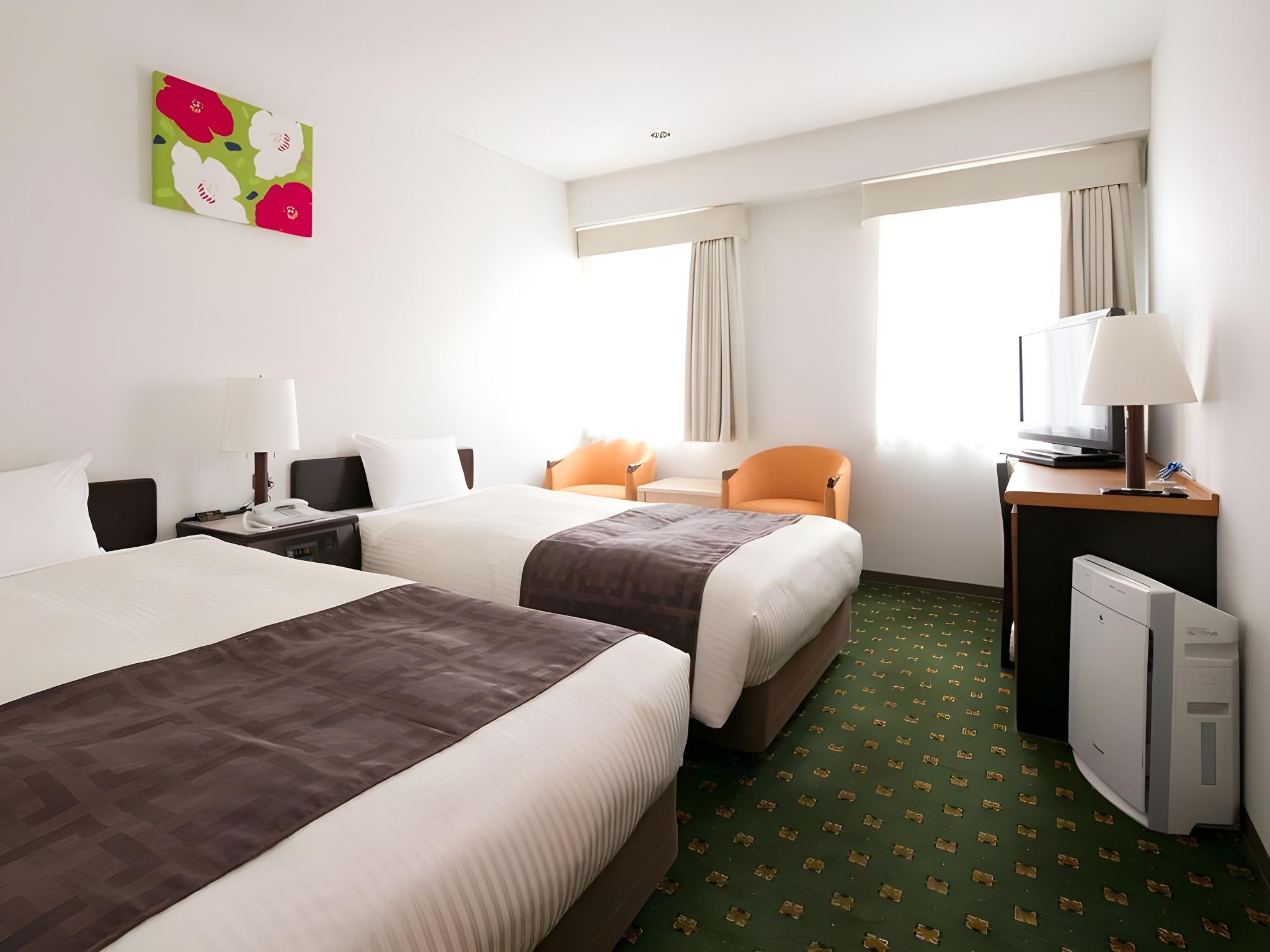 Adjoining, 2 Rooms, Single Bed
