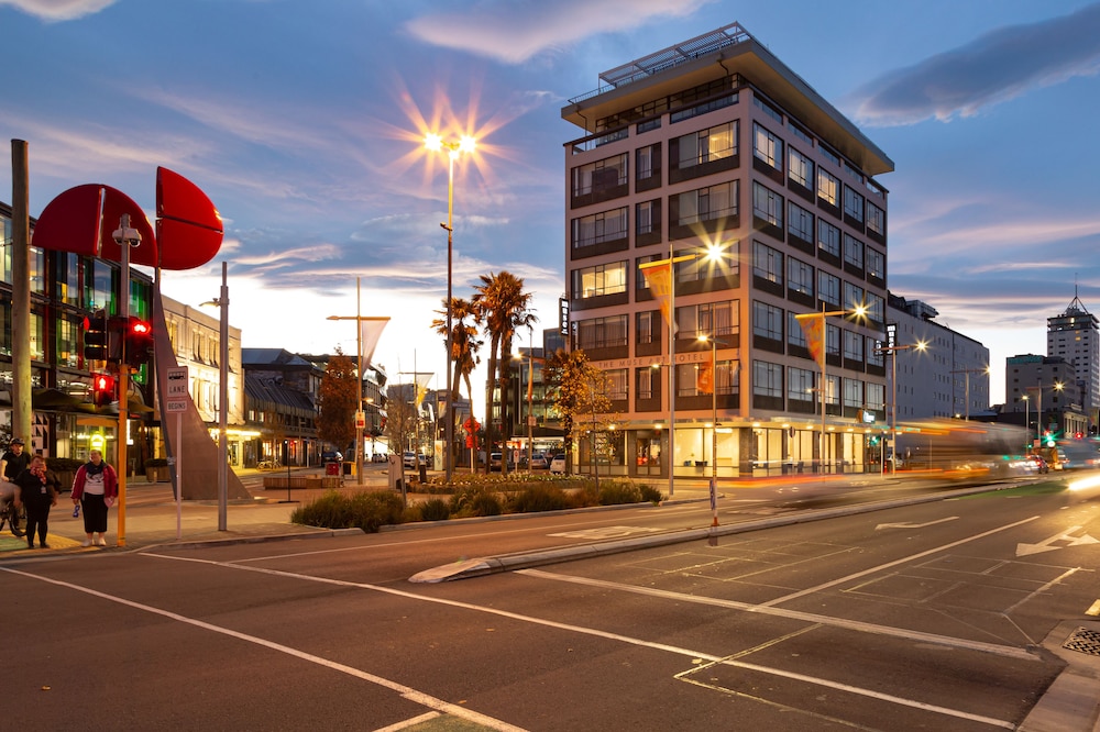 The Muse Art Hotel 50/58