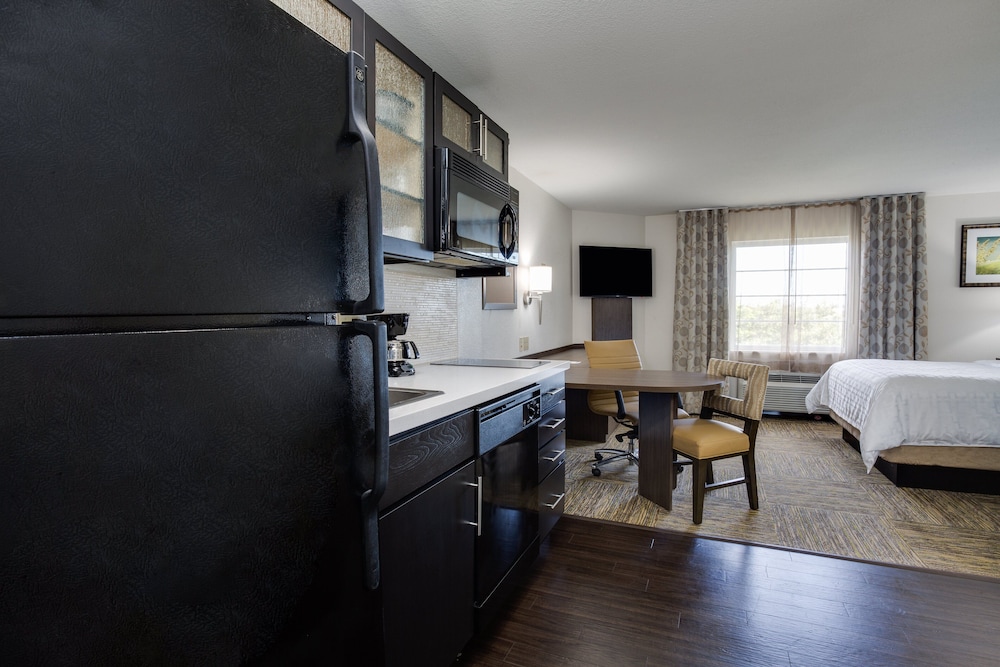 Candlewood Suites Ft. Lauderdale Airport Cruise 36/62