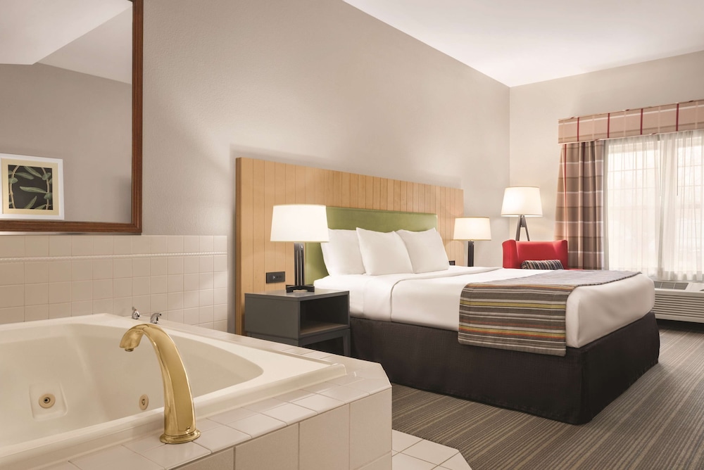 Country Inn & Suites by Radisson Schaumburg IL 7/33