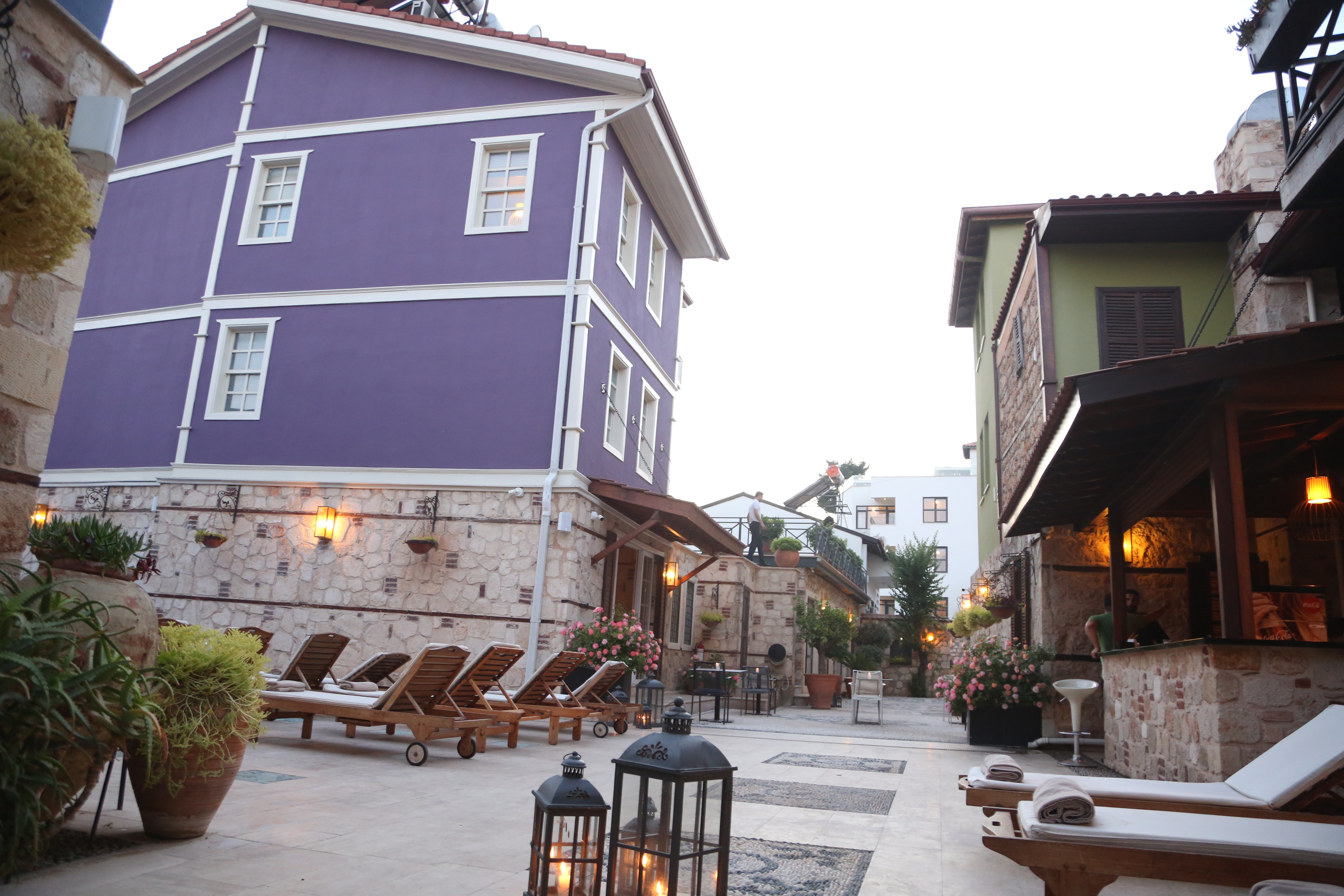 Fiore Garden Suites 7/50