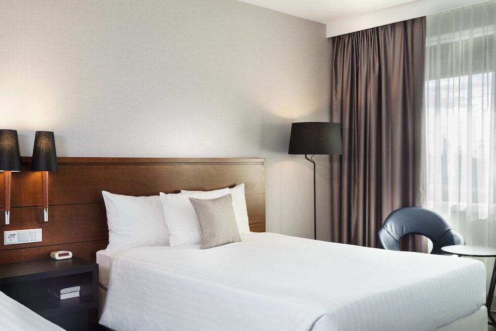 Courtyard By Marriott Amsterdam Airport 8/75