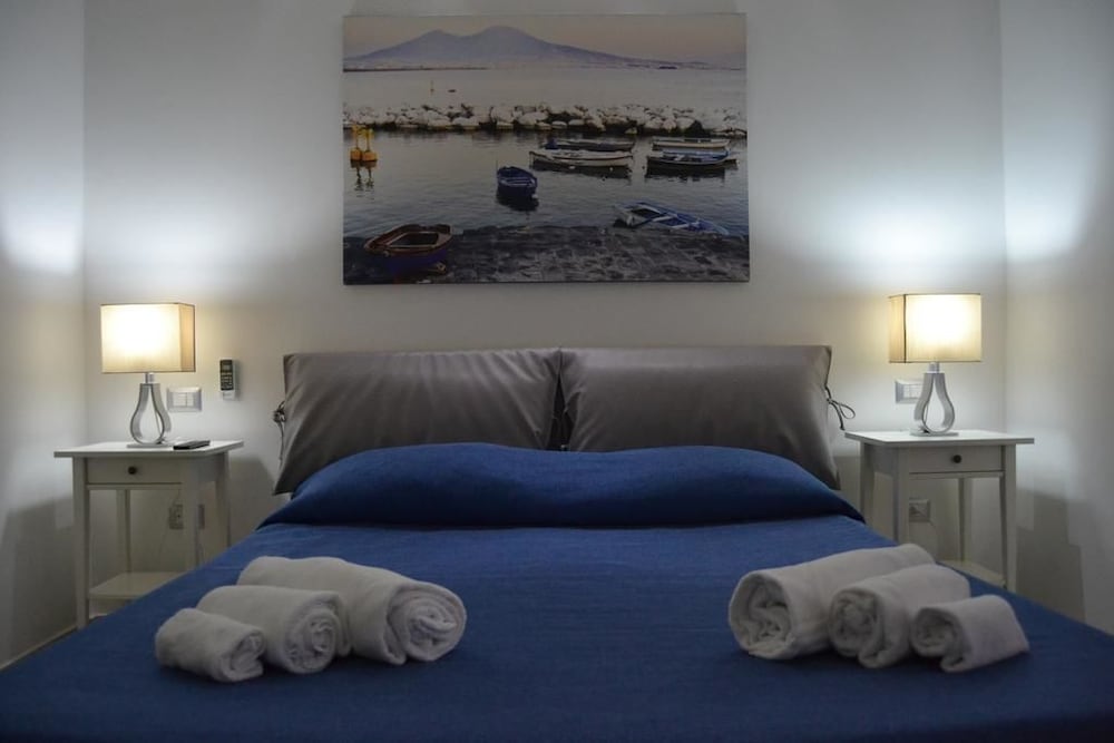 DELUXE, DOUBLE BED