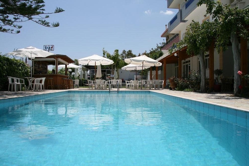 Marirena Hotel 38/41
