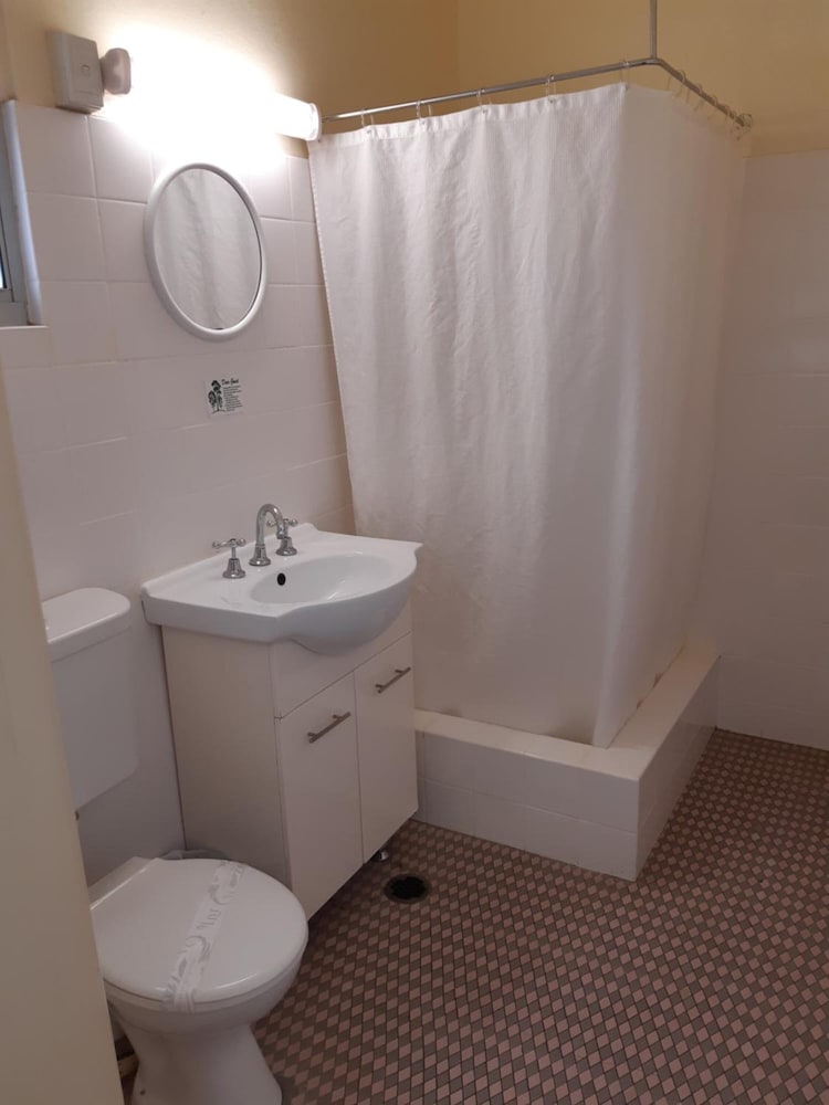 INVERELL MOTEL 25/26
