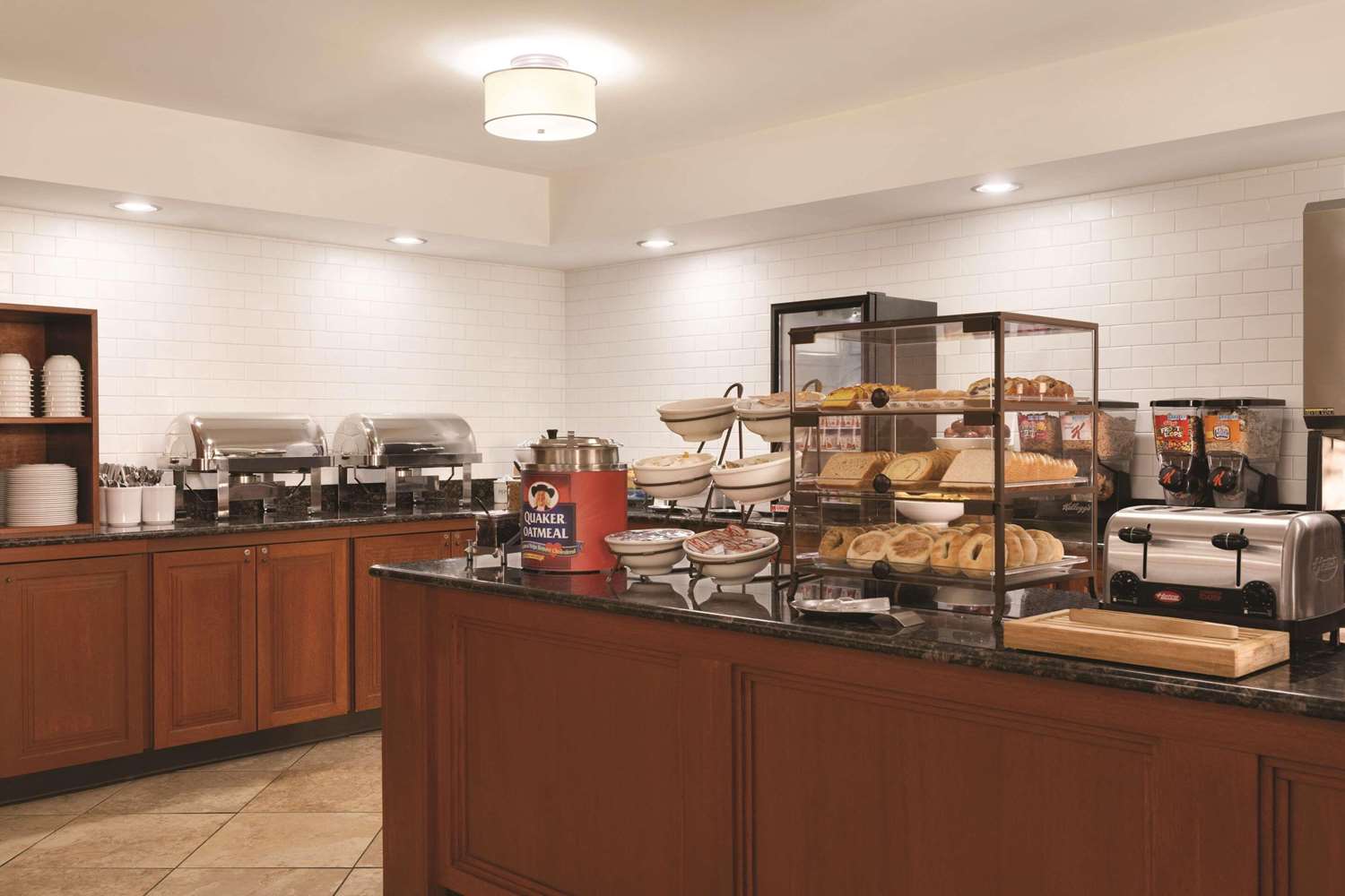 Country Inn and Suites by Radisson, Traverse City, MI 41/46