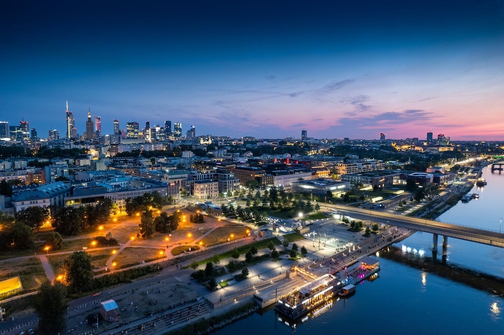 Warsaw River View 29/37