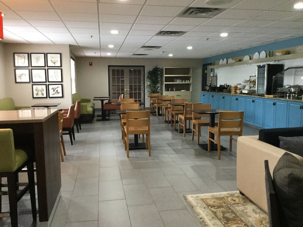 Country Inn Suites By Radisson Charlotte University Place Nc 20/24