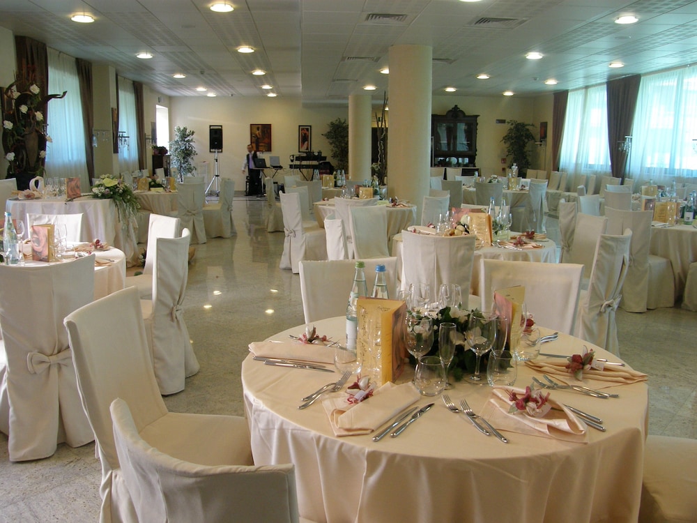 Hotel Parisi 51/67