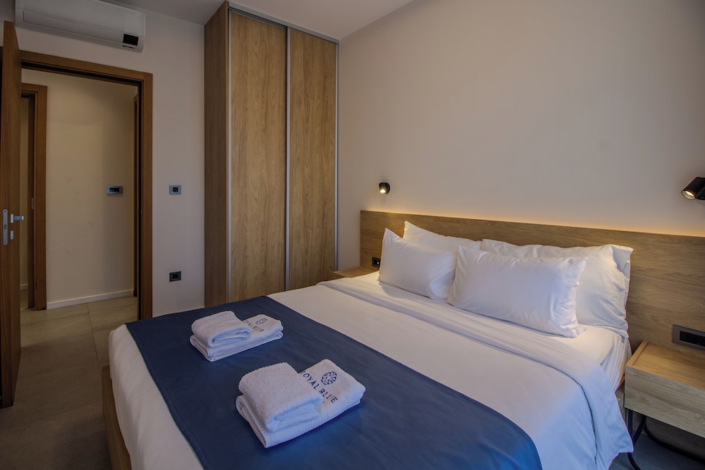 Royal Blue Resort & Residences 13/50